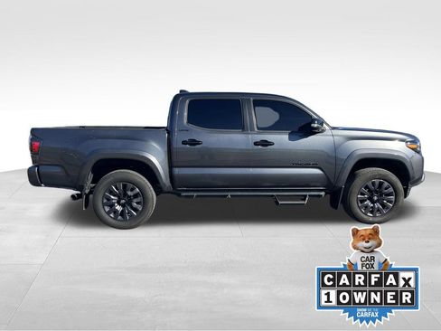 Used 2022 Toyota Tacoma Limited image 2