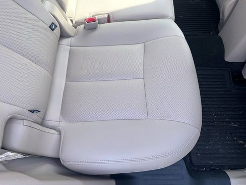 Used 2017 Nissan Rogue SL w/ SL Premium Package image 21