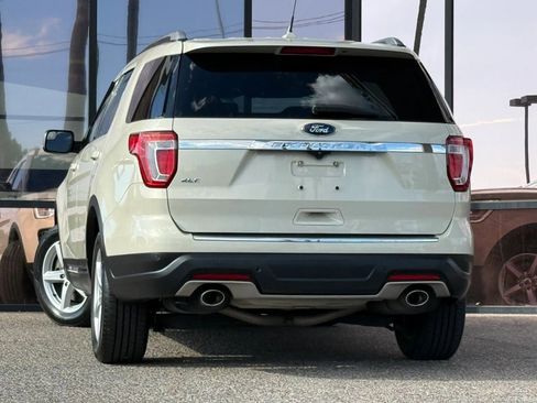 Used 2018 Ford Explorer XLT w/ Equipment Group 201A FWD image 8