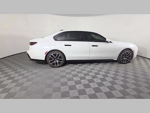 Used 2023 BMW 740i w/ Parking Assistance Package RWD image 37