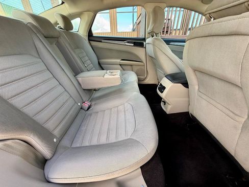 Used 2019 Ford Fusion SE FWD image 36