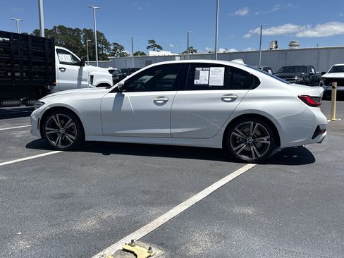 Used 2022 BMW 330i Sedan w/ Driving Assistance Package RWD image 15