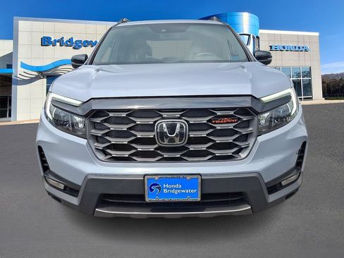 Used 2023 Honda Passport TrailSport image 2
