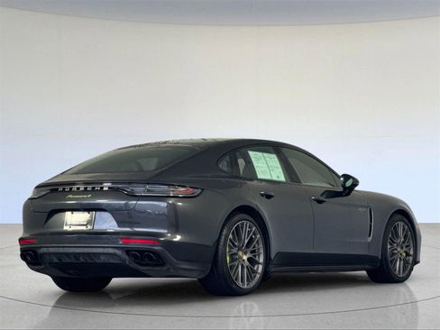 Used 2023 Porsche Panamera 4 image 8