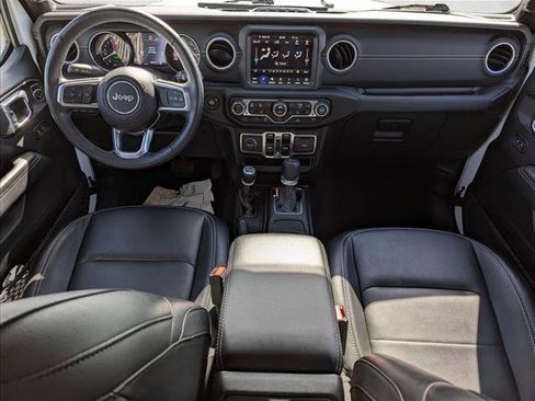Used 2022 Jeep Wrangler Unlimited Sahara w/ Cold Weather Group AWD/4WD image 18