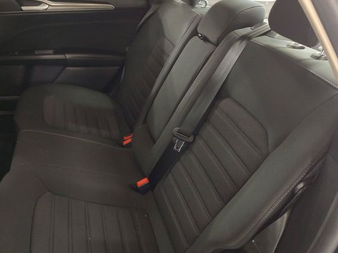 Used 2020 Ford Fusion SE FWD image 17
