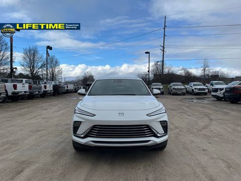 Used 2024 Buick Envista Preferred w/ Convenience I Package image 3