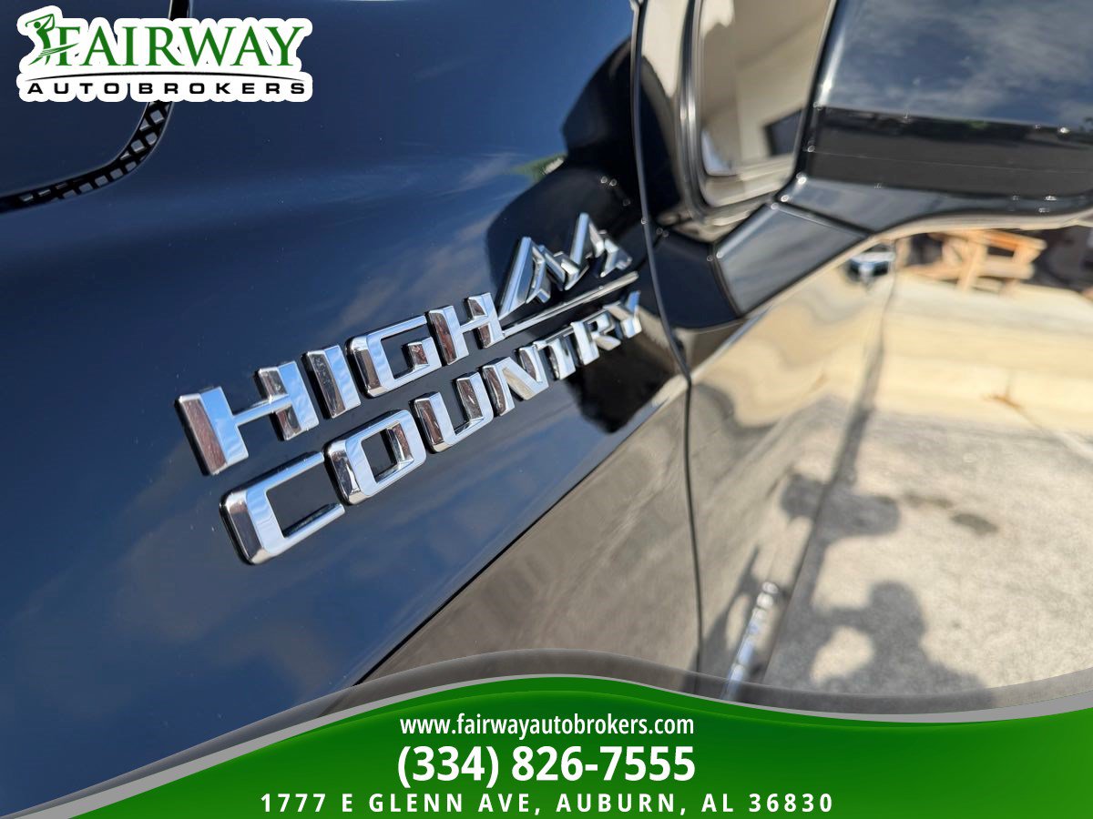 Used 2023 Chevrolet Suburban High Country AWD/4WD image 4