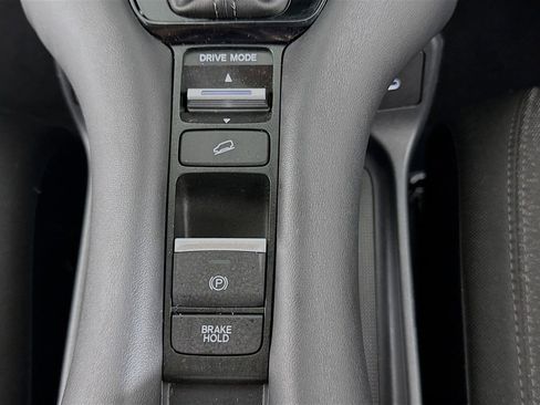 Used 2024 Honda HR-V LX image 20