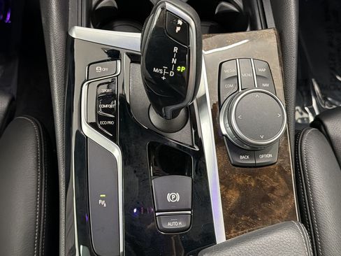 Used 2020 BMW 530i xDrive w/ Premium Package AWD/4WD image 17