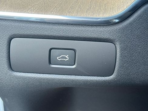 New 2026 Volvo XC60 B5 Plus w/ Climate Package PRO AWD/4WD image 31