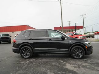 Used 2024 Volkswagen Tiguan SE FWD video 2