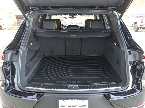 New 2026 Porsche Cayenne image 21