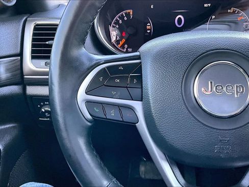 Certified 2022 Jeep Grand Cherokee Laredo X AWD/4WD image 6