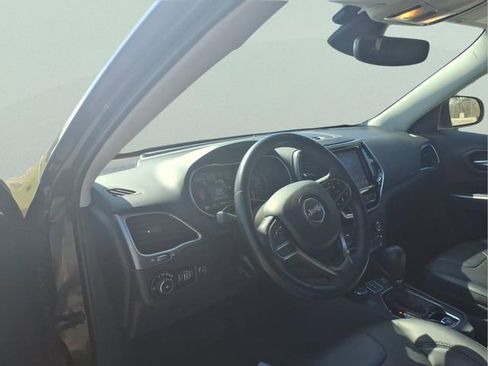 Used 2019 Jeep Cherokee Limited w/ Technology Group image 11