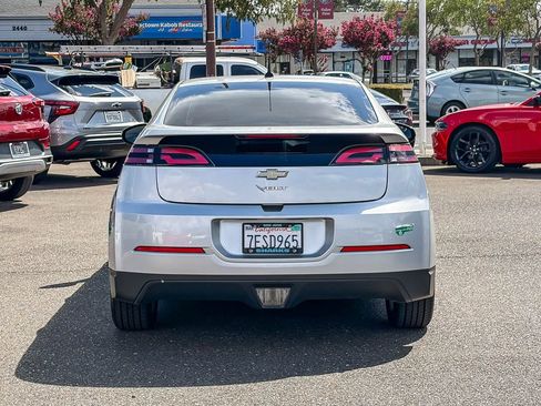 Used 2014 Chevrolet Volt FWD image 3