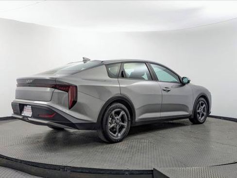 Used 2025 Kia K4 FWD image 8