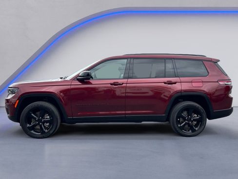 Used 2025 Jeep Grand Cherokee L Altitude AWD/4WD image 10