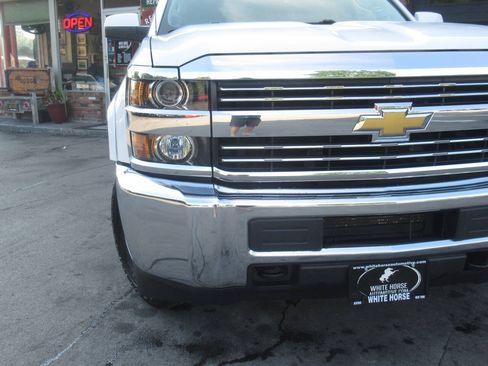 Used 2015 Chevrolet Silverado 2500 LT w/ Snow Plow Prep Package AWD/4WD image 3