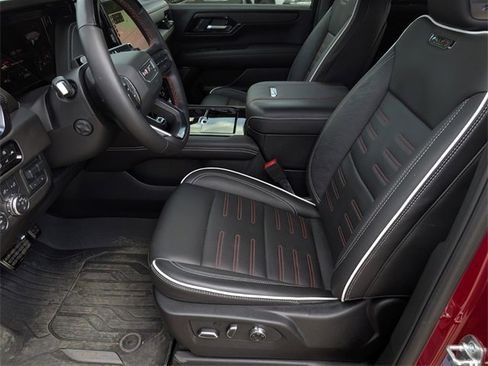 Used 2025 GMC Yukon AT4 Ultimate image 25