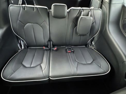 New 2026 Chrysler Pacifica Limited w/ Uconnect Theater Family Group image 13