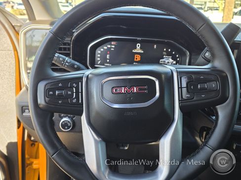 Used 2025 GMC Sierra 1500 SLE w/ Preferred Package image 25