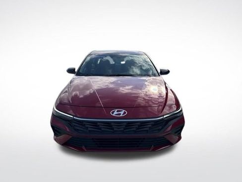 Certified 2025 Hyundai Elantra Sport image 2