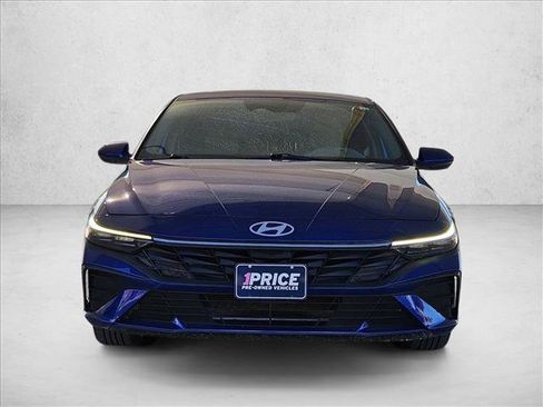 Used 2024 Hyundai Elantra SEL image 2
