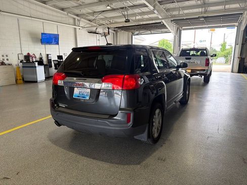 Used 2017 GMC Terrain SLE FWD image 3