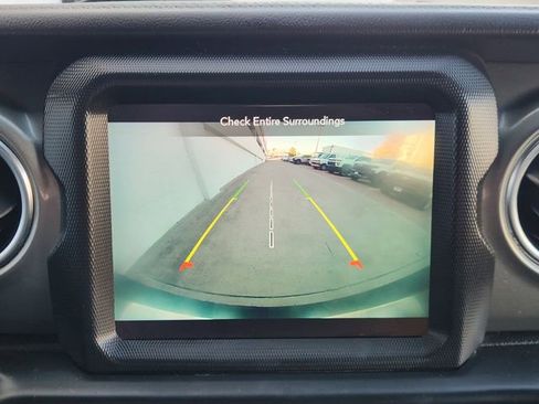 Used 2023 Jeep Wrangler Sahara w/ Cold Weather Group image 15