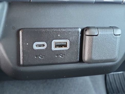 Certified 2025 Chevrolet Silverado 2500 Custom AWD/4WD image 15