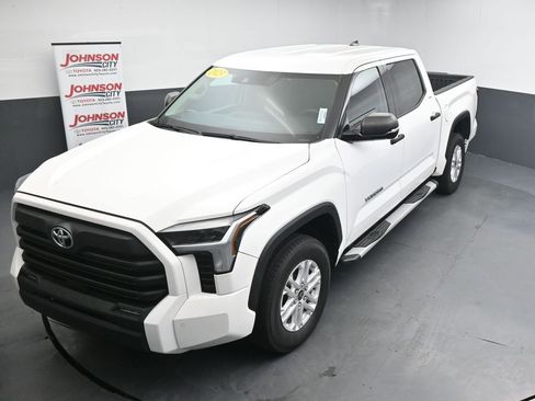 Used 2023 Toyota Tundra SR5 w/ SR5 Convenience Package AWD/4WD image 29