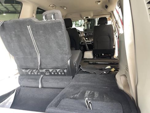 Used 2022 Chrysler Voyager LX image 21