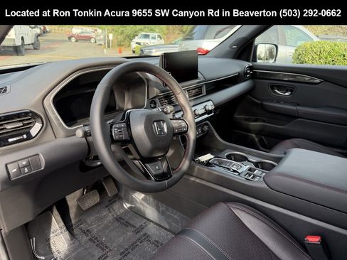 Used 2025 Honda Pilot Black Edition image 16