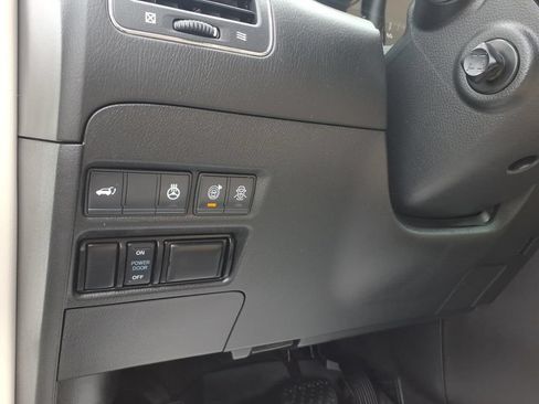Used 2020 Nissan Armada Platinum RWD image 24