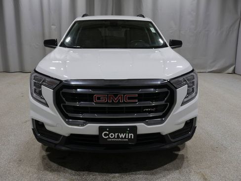Used 2024 GMC Terrain AT4 image 9