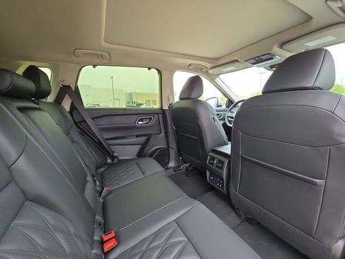 New 2026 Nissan Rogue Platinum image 28