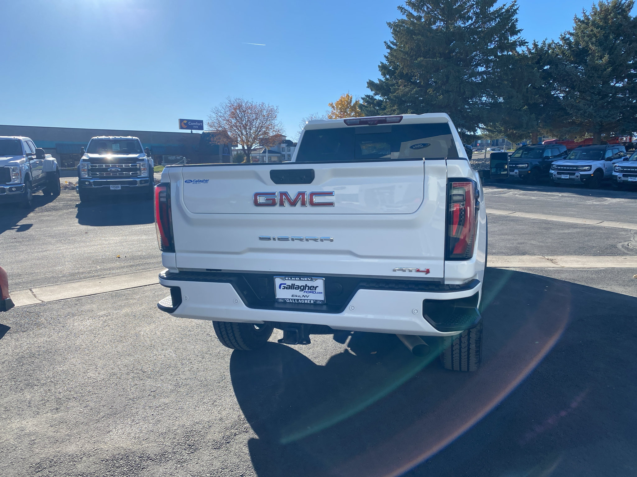 Used 2024 GMC Sierra 2500 AT4 w/ AT4 Premium Plus Package AWD/4WD image 28