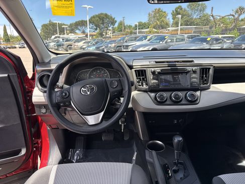 Used 2015 Toyota RAV4 LE FWD image 15