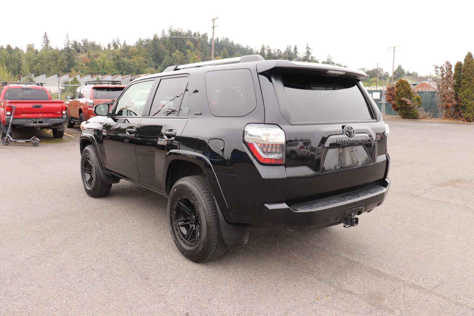 Used 2024 Toyota 4Runner SR5 Premium w/ Moonroof Package AWD/4WD image 7