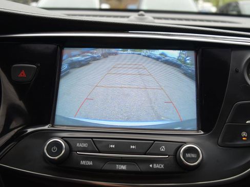 Used 2019 Buick Envision Essence FWD image 29
