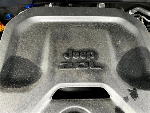 Used 2023 Jeep Wrangler Unlimited Sahara AWD/4WD image 30
