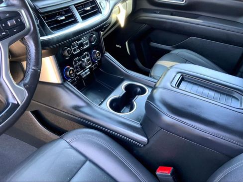Used 2023 Chevrolet Suburban LT RWD image 16