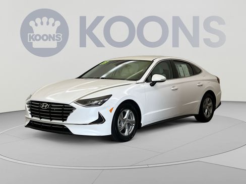 Used 2023 Hyundai Sonata SE w/ Preferred Accessory Package FWD image 1