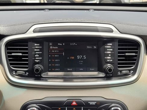 Used 2020 Kia Sorento LX AWD/4WD image 23