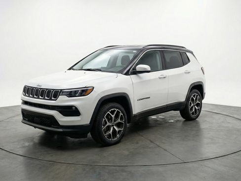 Used 2025 Jeep Compass Limited AWD/4WD image 3