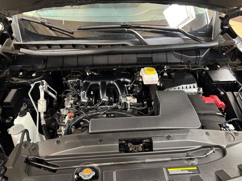 Used 2025 Nissan Pathfinder SV FWD image 35
