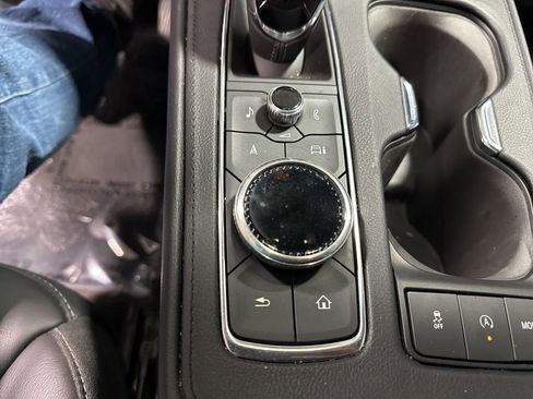 Used 2025 Cadillac XT4 Premium Luxury image 32