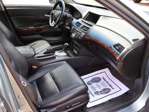 Used 2011 Honda Crosstour EX-L image 19
