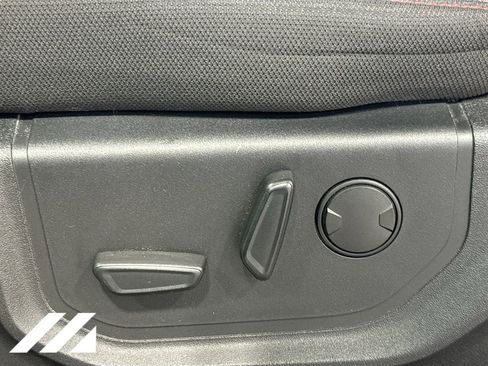 Used 2019 Ford F150 XLT w/ Equipment Group 302A Luxury AWD/4WD image 21